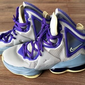 Nike LeBron 19 “Aura/Citron Tint/Worn Blue